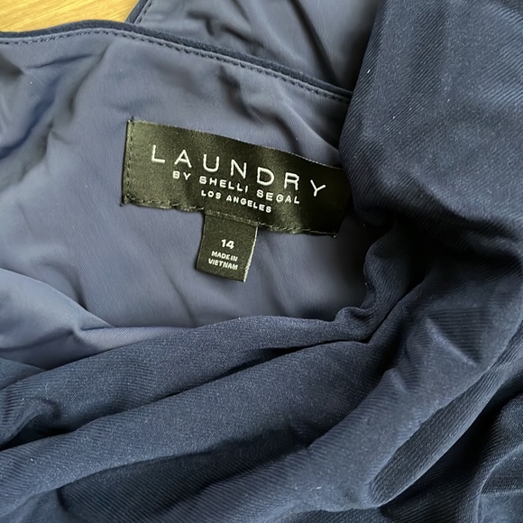 Laundry cold shoulder dress size 14 - Picture 3 of 3